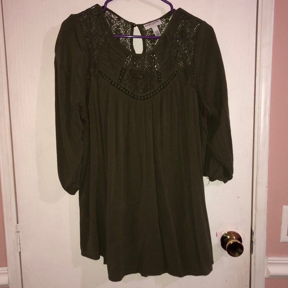 XL Maternity lace top